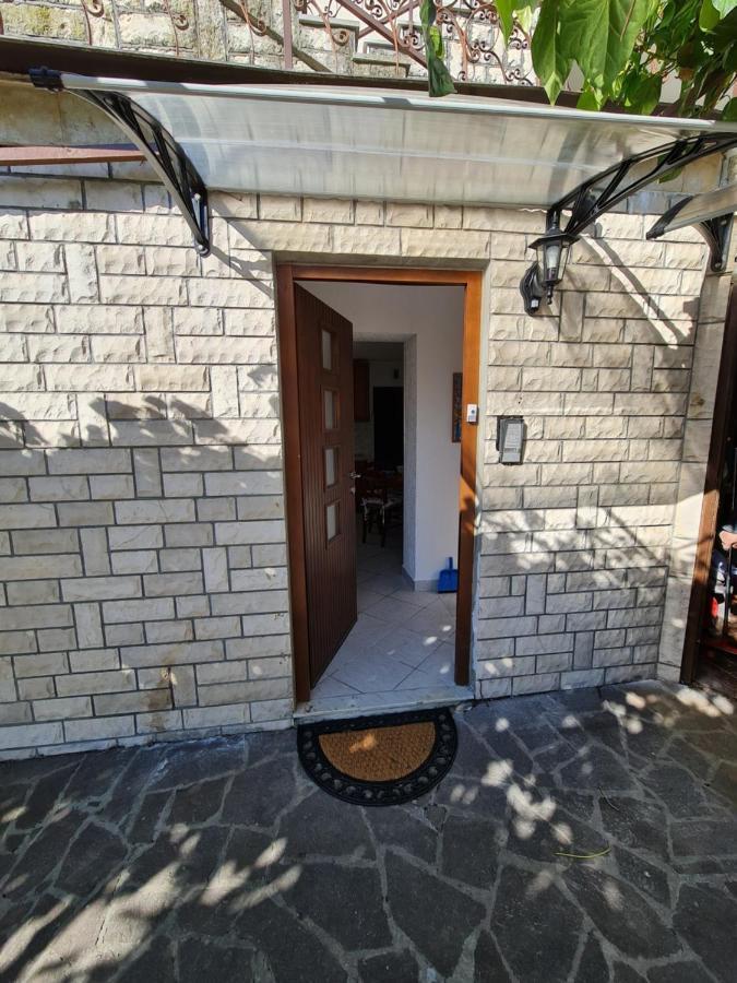 イゾラApartma Pinaアパートメント エクステリア 写真